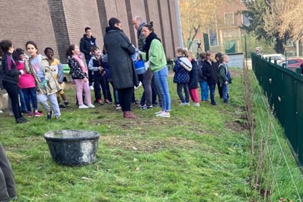 Des arbres fruitiers aux abords de l’Hélios.